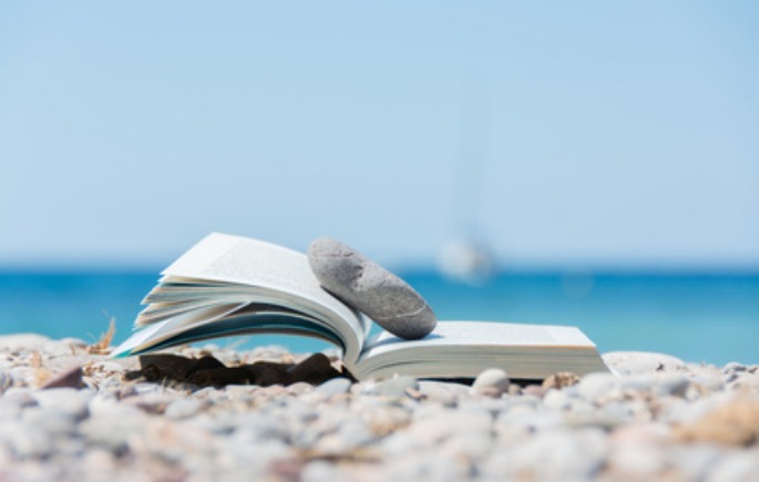 6 Books Every Real Estate Agent Should Read